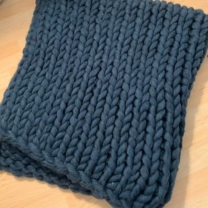 Deep blue thick knitted blanket
